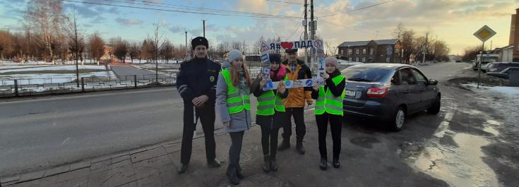 В Ивановской области сотрудники Госавтоинспекции напомнили водителям о правилах дорожной безопасности