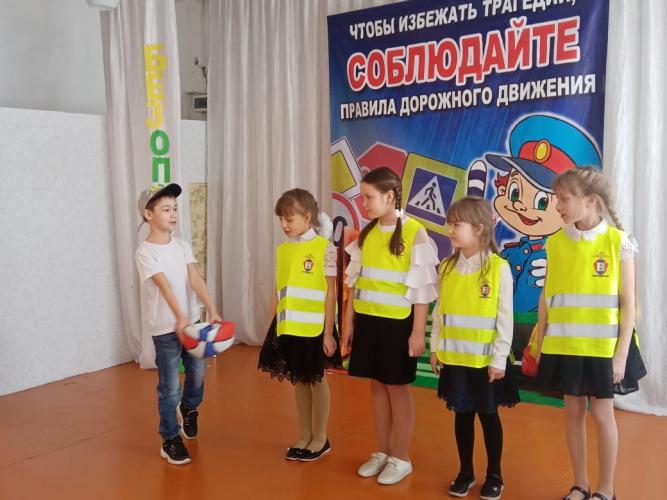В Мариинском районе Кемеровской области школьники соревновались в знании дорожных правил