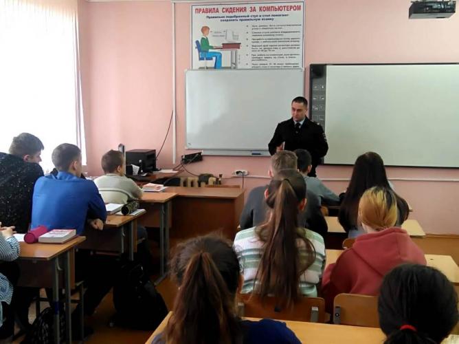 На «круглых столах» в липецких школах заостряют внимание к проблематике дорожной безопасности