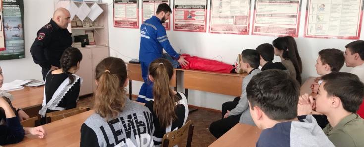 Старшеклассники Кабардино-Балкарии изучают порядок оказания доврачебной помощи при автоавариях
