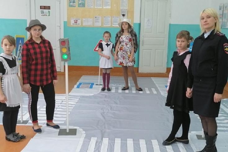 В Краснодарском крае школьников обучают правилам дорожной безопасности с помощью мобильных автогородков