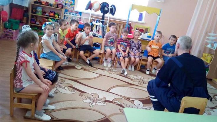 Енисейские госавтоинспекторы проводят инструктажи по ПДД в детских садах