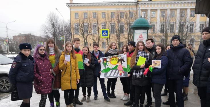 Предотвратить дорожно-транспортные происшествия на пешеходных переходах. Сотрудники ГИБДД провели специальную акцию в Новочеркасске