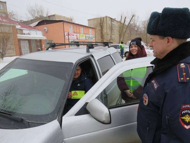 В Ясном сотрудники Госавтоинспекции провели профилактическую акцию «Автокресло – детям!»