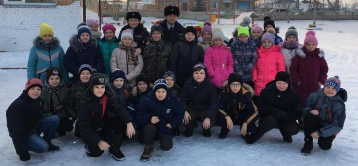 Новоселовские госавтоинспекторы напомнили детям отдаленных поселений о дорожной безопасности