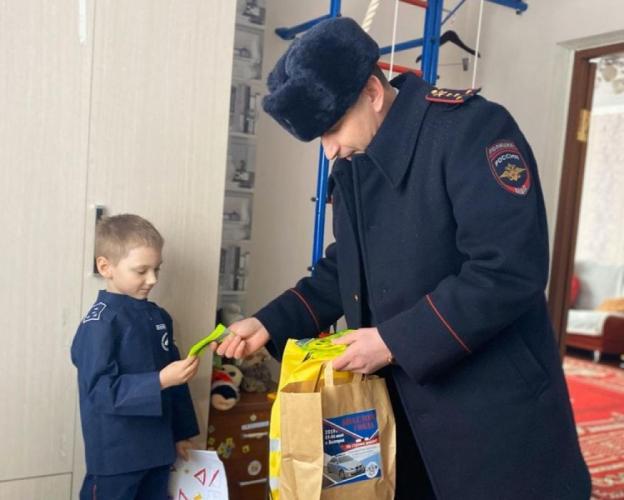 Шестилетний белгородец успешно прошел тест на знание ПДД