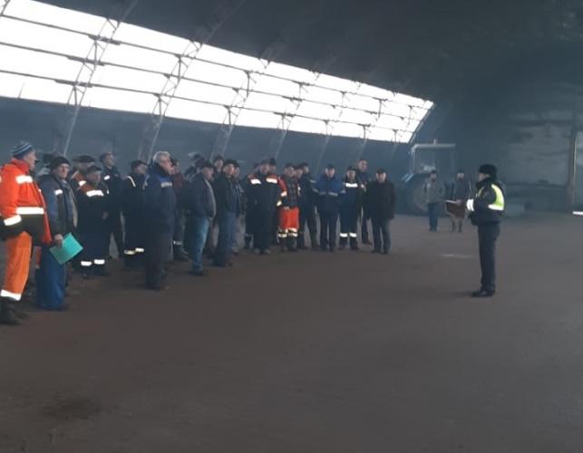 Автоинспекторы побеседовали с представителями коммунального хозяйства Обнинска