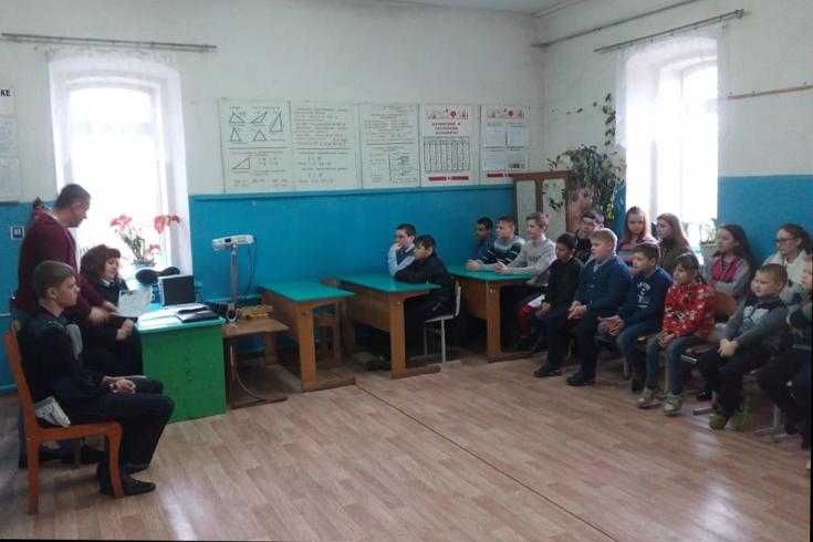 В Малоархангельском районе полицейские провели правовую квест-игру с учащимися Ивановской школы