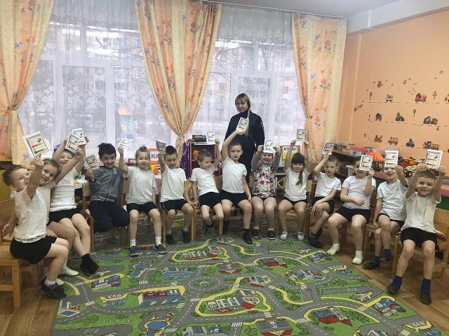 Гагаринские дошколята изучили дорожные правила для пассажиров