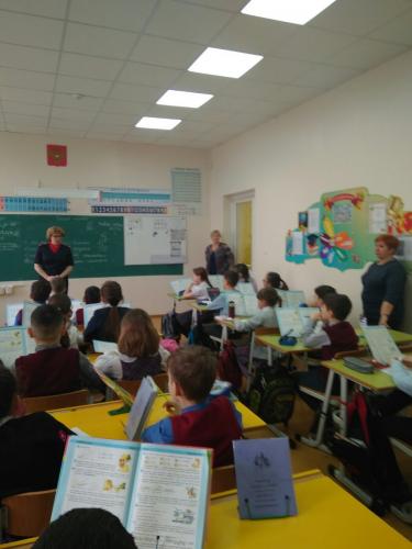 В Калининграде для учащихся школы № 28 прошел «нескучный» урок по Правилам дорожного движения.