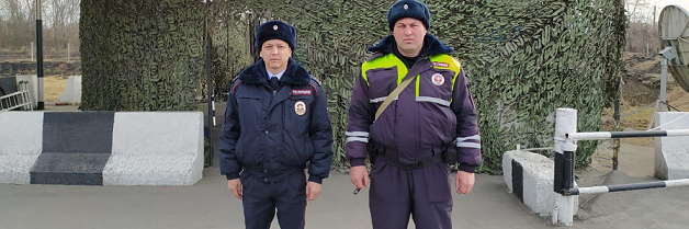 Полицейские Кабардино-Балкарии помогли школьникам из РСО-Алания