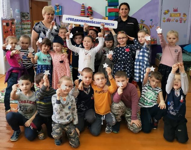 Все больше юных пешеходов в Новгородской области становятся заметными на дороге