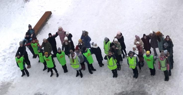 В Красноярском крае ЮИДовцы устроили на школьном дворе праздничный флешмоб