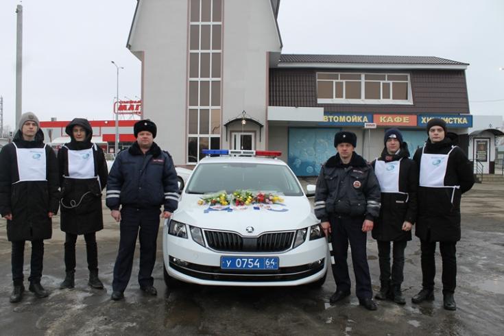 Акция «Цветы для автоледи» прошла в городе Ртищево