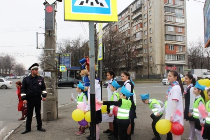 Во Владикавказе юных инспекторов движения стало больше