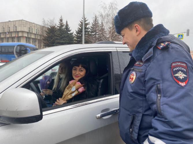 Тульская Госавтоинспекция вышла в «Цветочный патруль»