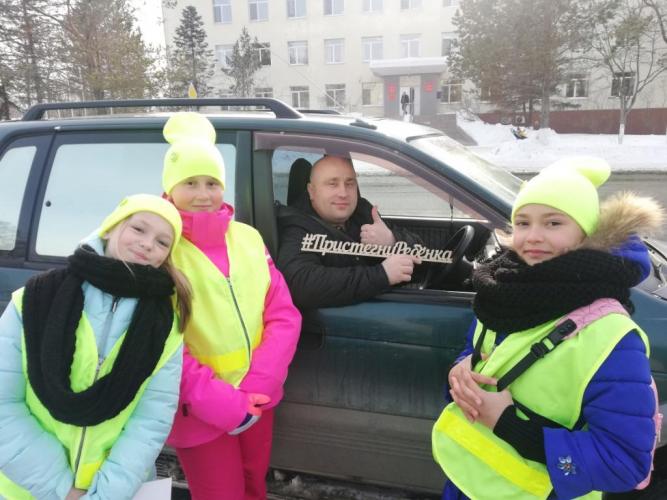 В городе Аниве проведена акция по использованию детских удерживающих устройств