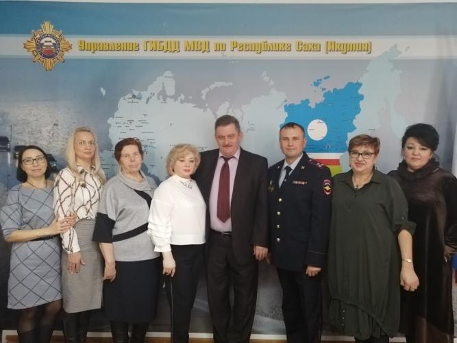 В Госавтоинспекции Якутии поздравили с весенним праздником женщин - ветеранов службы и вдов сотрудников, погибших при исполнении служебных обязанностей