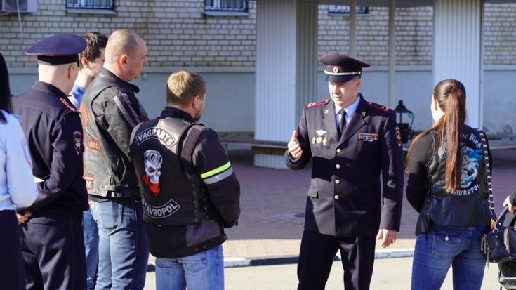Представители мотоклубов Ставрополья и главный автоинспектор региона записали видеообращение к байкерам