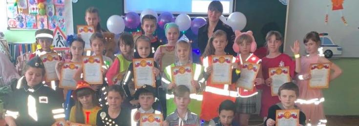 В Московской области автоинспекторы провели конкурс среди школьников на лучшую демонстрацию световозвращающих элементов