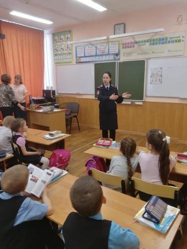 В Междуреченской школе прошел День безопасности дорожного движения
