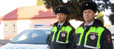 Жители Крыма поблагодарили сотрудников Госавтоинспекции Севастополя за оказанную помощь на дороге