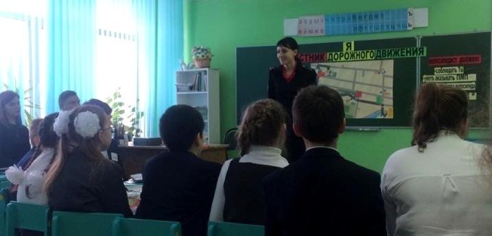 В преддверии весенних каникул автоинспекторы напоминают брянским школьникам о безопасных моделях управления велотранспортом