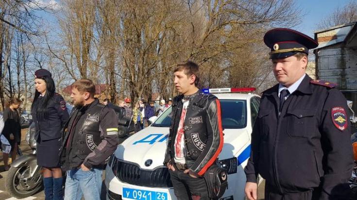 Байкеры и автоинспекторы проводят мастер-классы для ставропольских детей