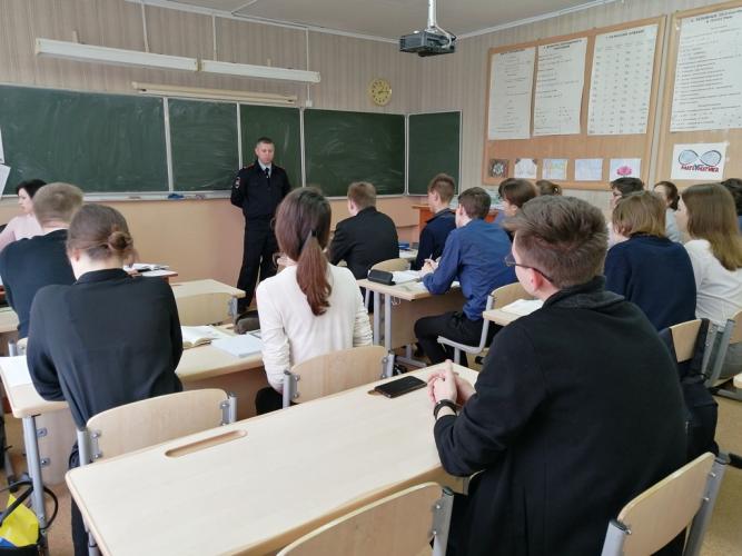В школе города Мамоново сотрудники ГИБДД провели «серьёзный» разговор с учащимися