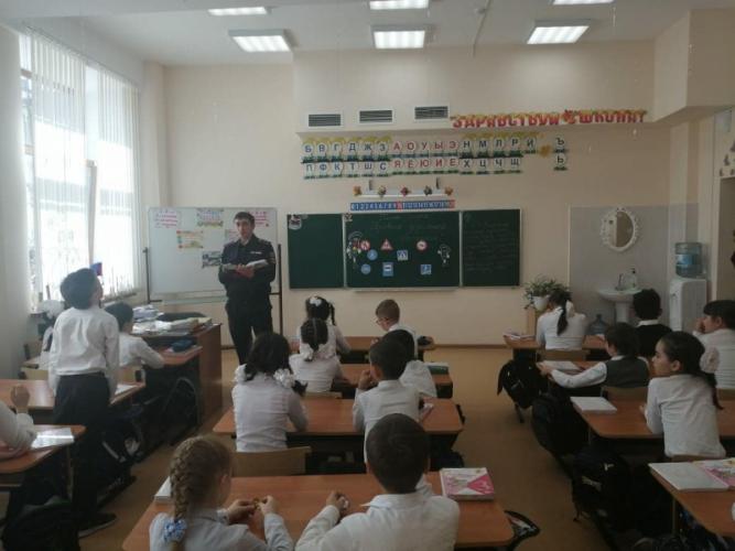 Сотрудники ГИБДД провели «Минутку безопасности» для школьников