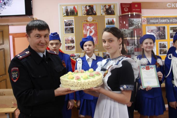 Сотрудники Госавтоинспекции поблагодарили отряд ЮИД Ичалковского района за активную работу по безопасности дорожного движения