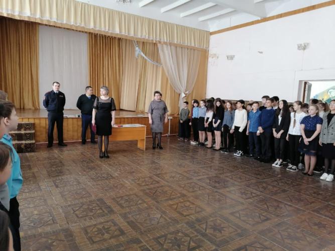 В Новоузенске автоинспекторы провели со школьниками уроки дорожной грамотности