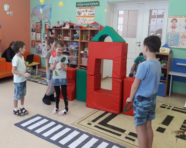 Казачинские госавтоинспекторы провели для дошкольников "Дорожный калейдоскоп"