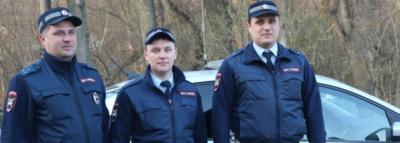 На Кубани инспекторы ДПС помогли экстренно доставить ребенка в больницу