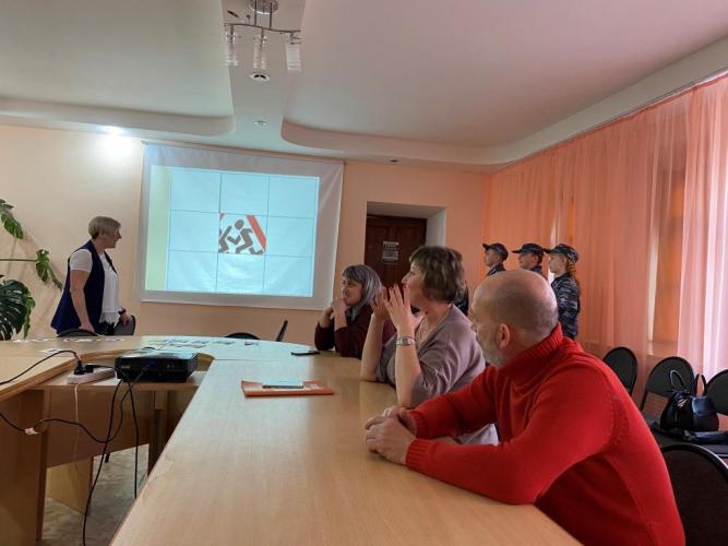 Педагоги Вольска обменялись опытом работы по тематике «Обеспечение безопасности детей на улицах и дорогах»