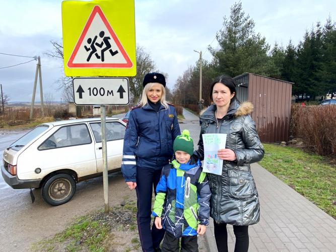 В Гурьевском районе сотрудники ГИБДД и ЮИД провели профилактическое мероприятие «Водитель, меня тоже ждут дома!»