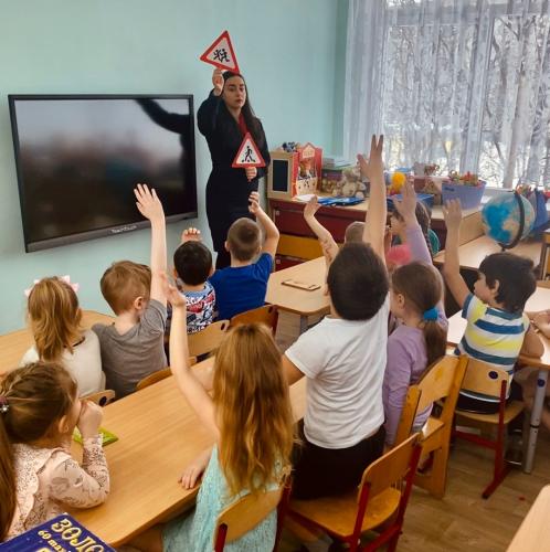 В Мурманске сотрудники Госавтоинспекции провели мероприятие «Ребенок – главный пассажир!»