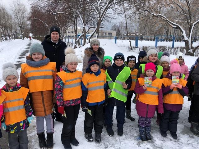 В Свердловской области главы городов и районов поддержали акцию Госавтоинспекции «Шагающий автобус»