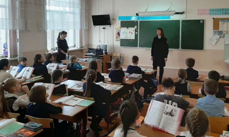 Инспекторы ГИБДД посетили городские школы