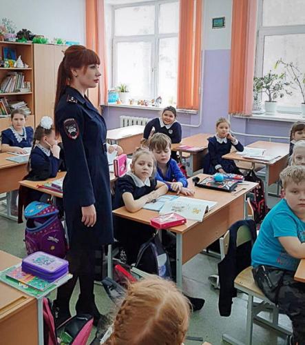 В Верхнебуреинском районе сотрудники Госавтоинспекции провели акцию «Знай ПДД»