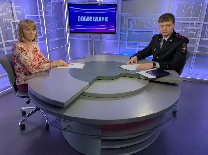 Сотрудники надымской Госавтоинспекции приняли участие в телепрограмме «Собеседник»