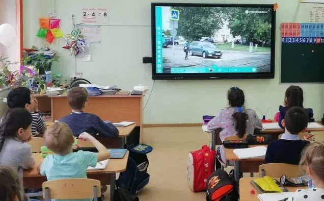 В школе № 1133 прошла акция по безопасности дорожного движения