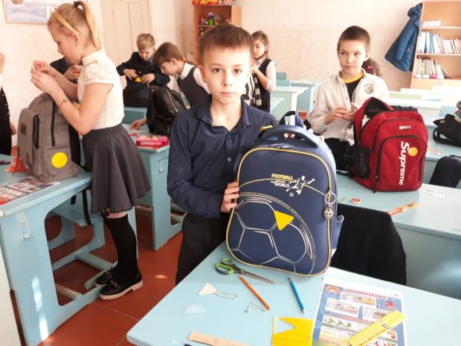 Юные помощники автоинспекции напоминают жителям Брянской области о правилах дорожного движения