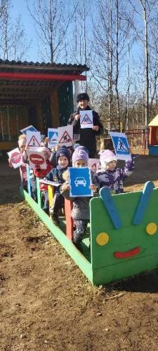 Сотрудники ОГИБДД Смоленского района провели профилактическое мероприятие "Юный пешеход"