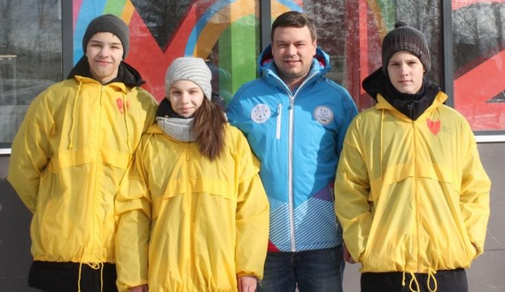 В Лесосибирске сотрудники ГИБДД, общественники и волонтеры напомнили горожанам о безопасности дорожного движения
