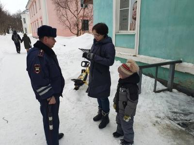 Автоинспекторы Кольского района провели профилактическое мероприятие «Внимательный пешеход»