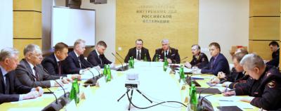 Госавтоинспекция и Минтранс определили приоритетные направления работы по дальнейшему обустройству дорог и повышению безопасности на них