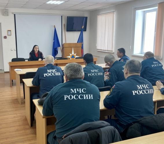 Сотрудники Госавтоинспекции провели профилактические беседы с сотрудниками МЧС
