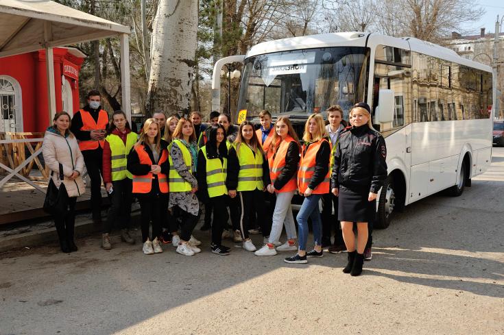 В Евпатории полицейские провели со школьниками «экскурсию безопасности»
