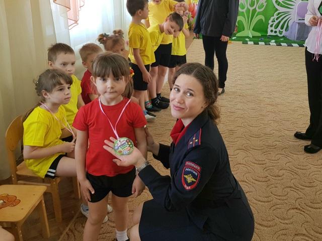 На Кубани воспитанникам дошкольных учреждений объяснили дорожную науку с помощью сказок